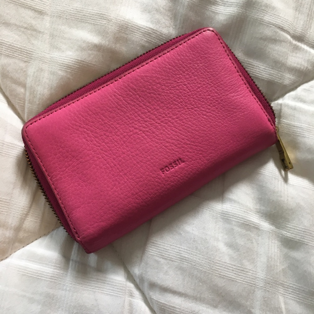 Fossil pink leather wallet